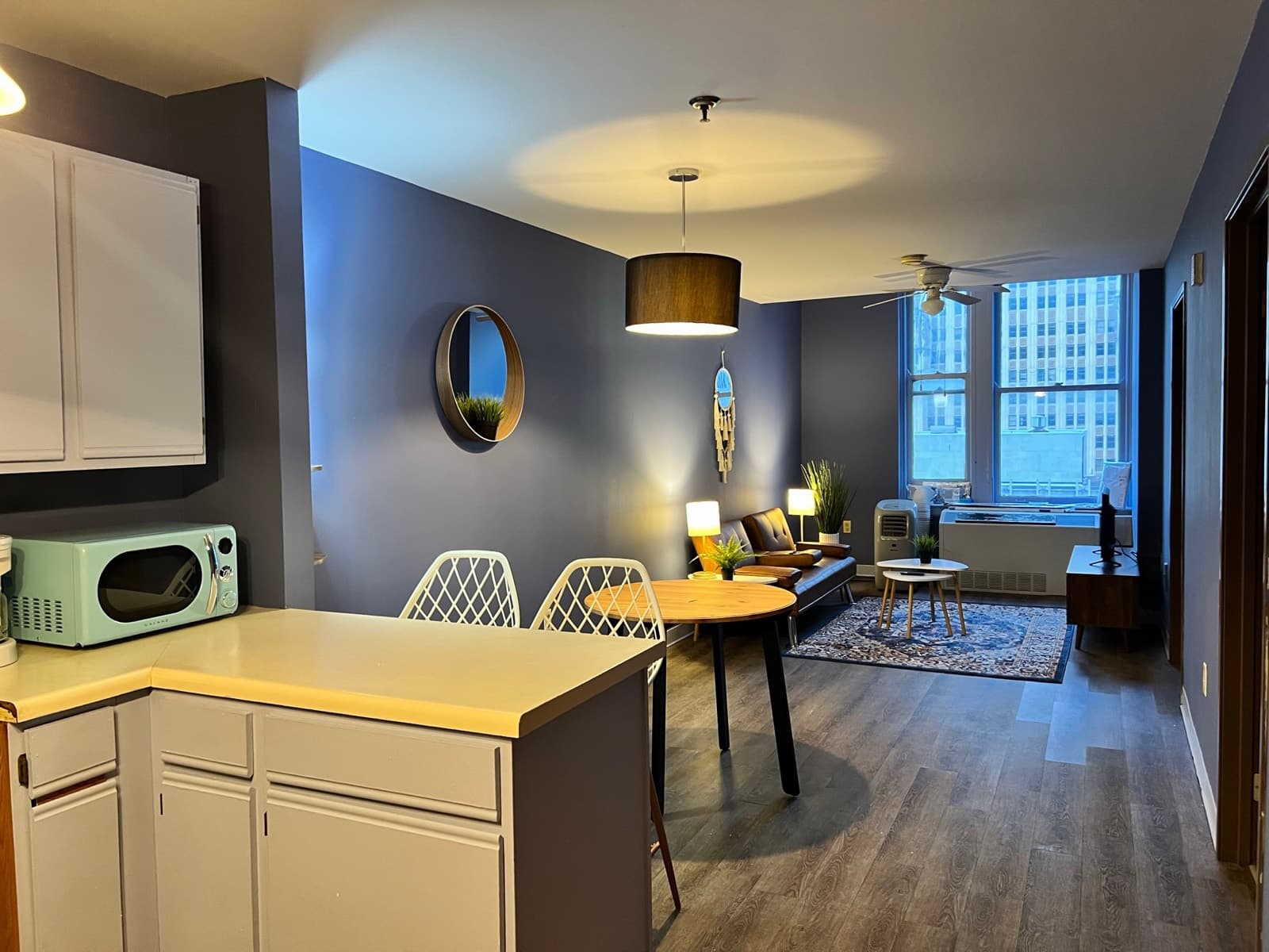 Furnished 1BR Executive Suite interior view 3