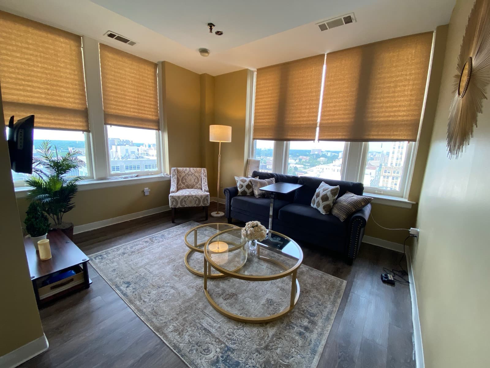 Furnished 1BR Executive Suite at Exchange Building, unit 608